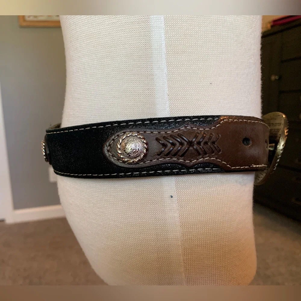 Nacona Belt Company leather western child’s belt leather 25 inches, buckle 3 1/4